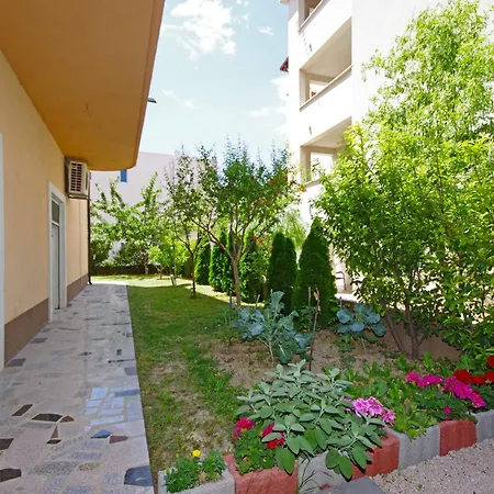 Orange House Three Bedroom With Sea View Apartment Podstrana