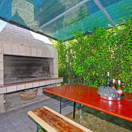 Orange House Three Bedroom With Sea View *