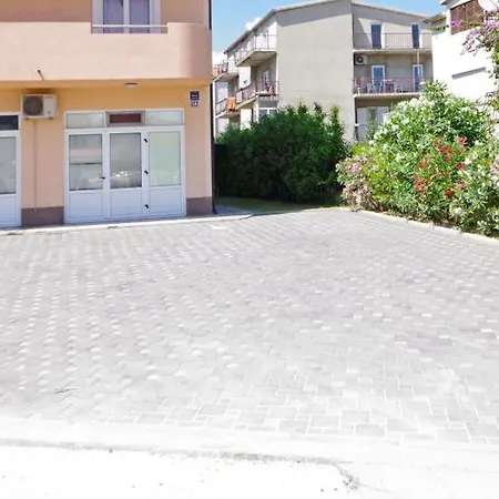 Orange House Three Bedroom With Sea View Appartement Podstrana