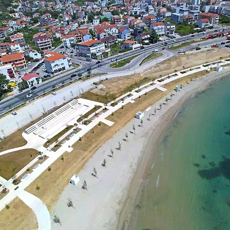 Orange House Three Bedroom With Sea View Apartment Podstrana