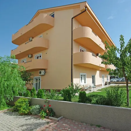 Orange House Three Bedroom With Sea View *