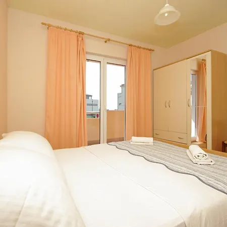 Orange House Three Bedroom With Sea View Apartment Podstrana