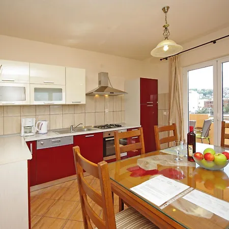 Orange House Three Bedroom With Sea View Apartment Podstrana