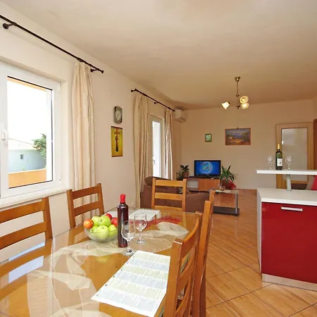 Orange House Three Bedroom With Sea View Apartment Podstrana
